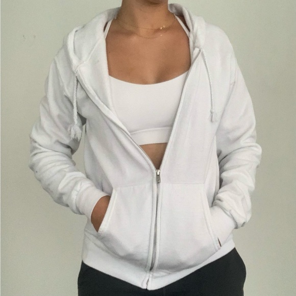 🐇🥥 WHITE HANES ZIP-UP JACKET 🥥🐇 - Picture 1 of 3